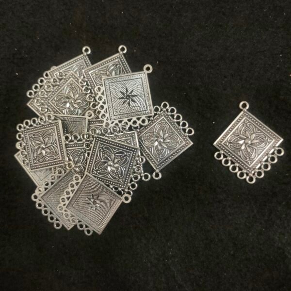 Connector Charms 516