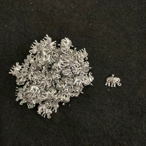 Hanging Charms 901