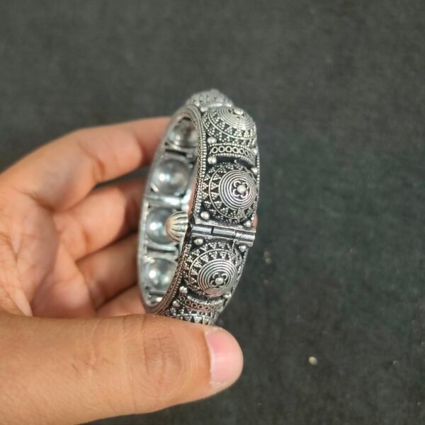 Braslate & adjustable bangles 003023