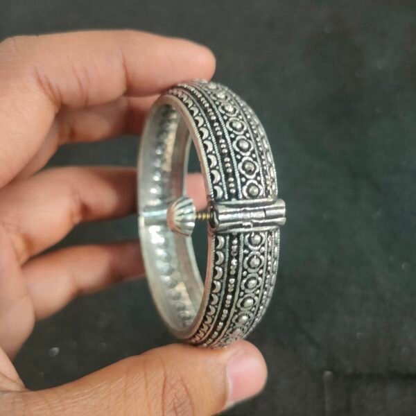 Braslate & adjustable bangles 003018