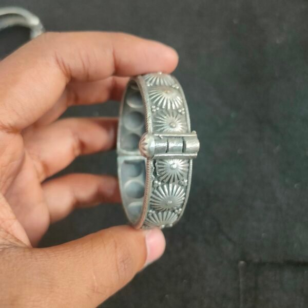 Braslate & adjustable bangles 003017
