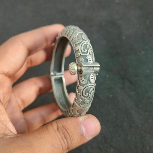 Braslate & adjustable bangles 003009