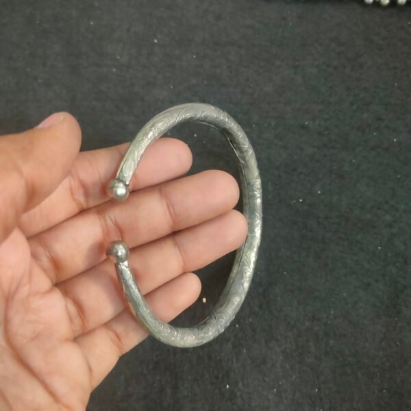 Braslate & adjustable bangles 003000