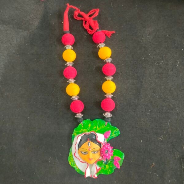 Handmade thread  necklace 003505