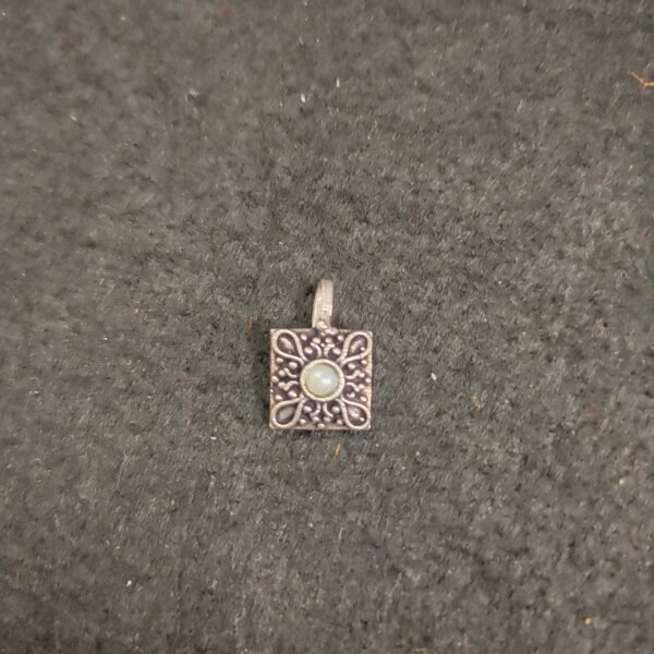 Nose Pin 004015